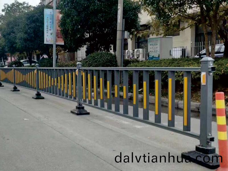 防眩板护栏厂家